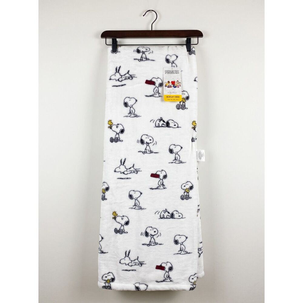 Peanuts Snoopy Berkshire VelvetLoft Plush Throw Blanket 50x70 Woodstock White NW